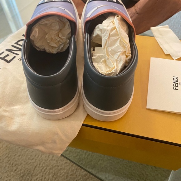 Sneakers - Picture 3 of 6